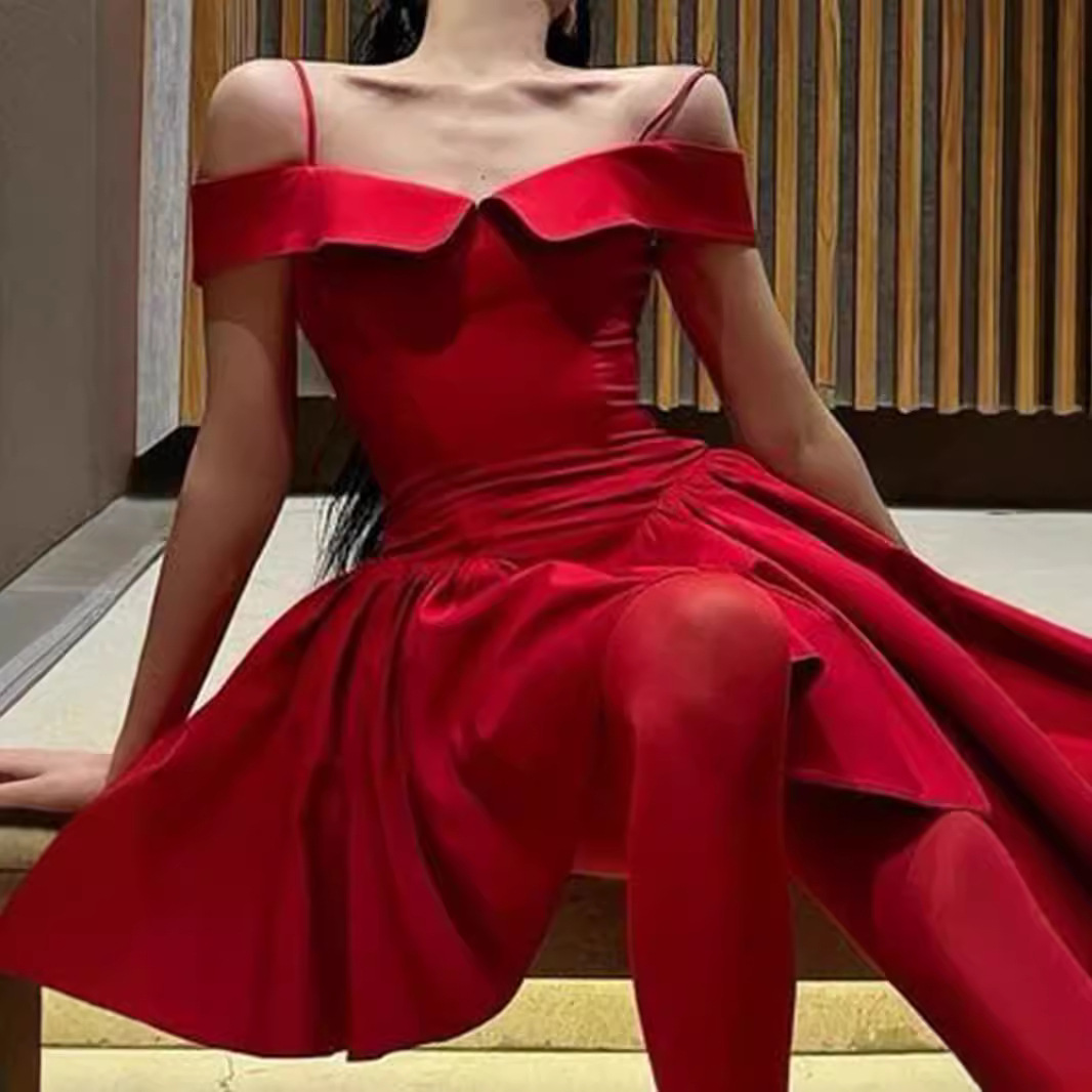 Sexy Off-Shoulder Spaghetti Strap Dress Women Slimming Waist & Backless French Style Dress